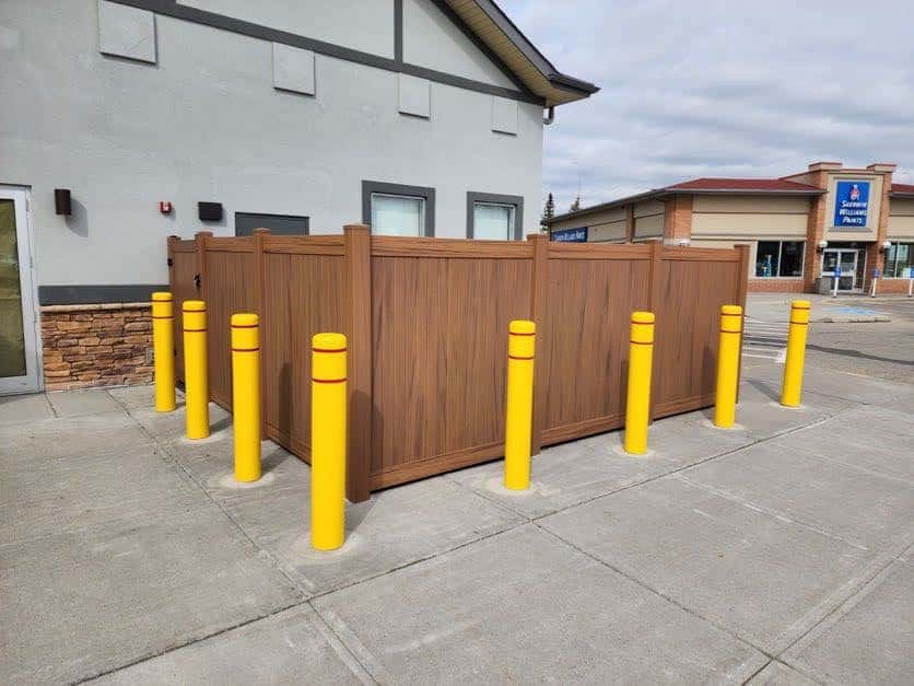 Commercial vinyl fence