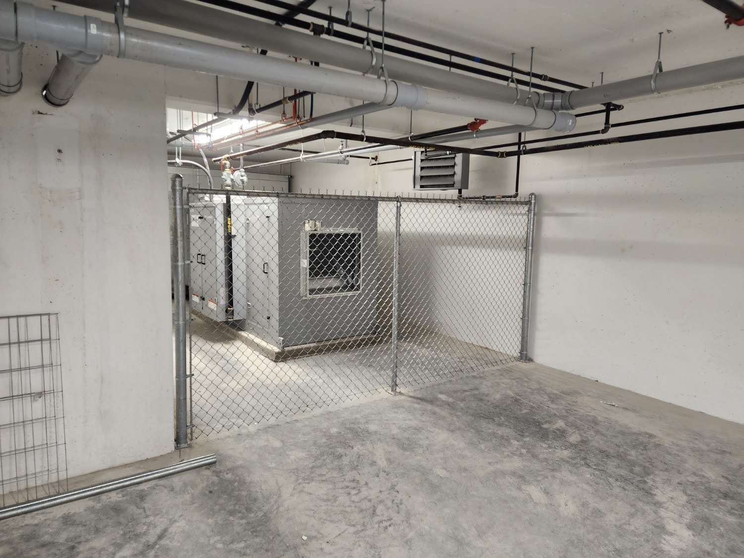 Indoor chain link fence