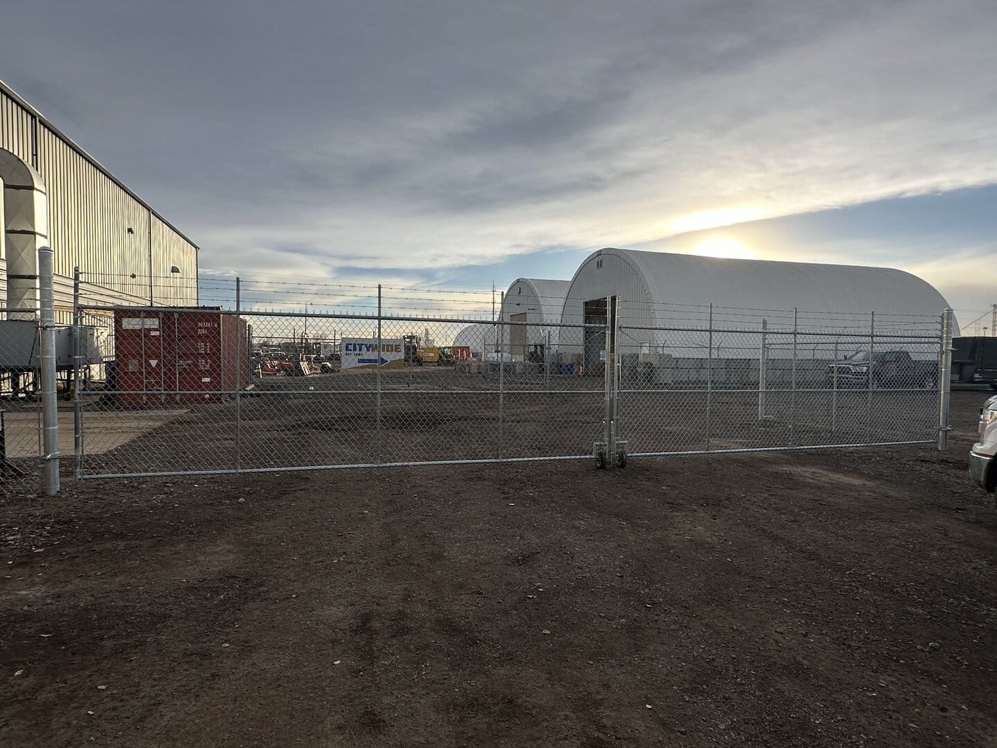 Commercial chain link fence