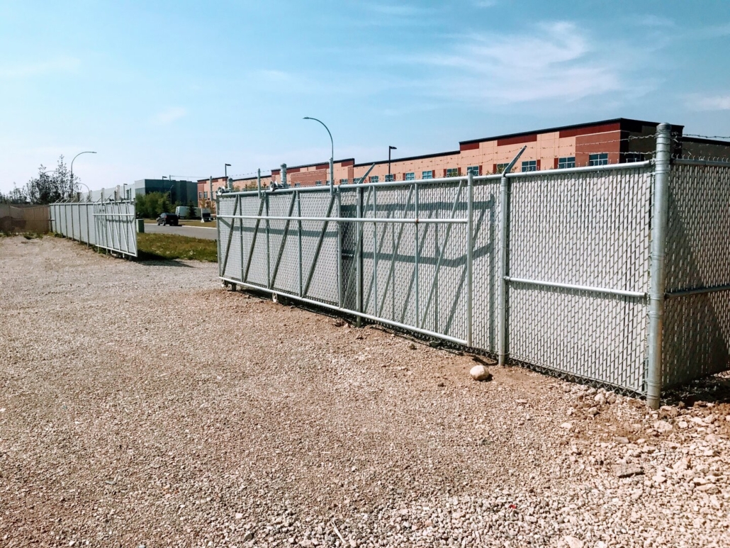 Commercial chain link fence