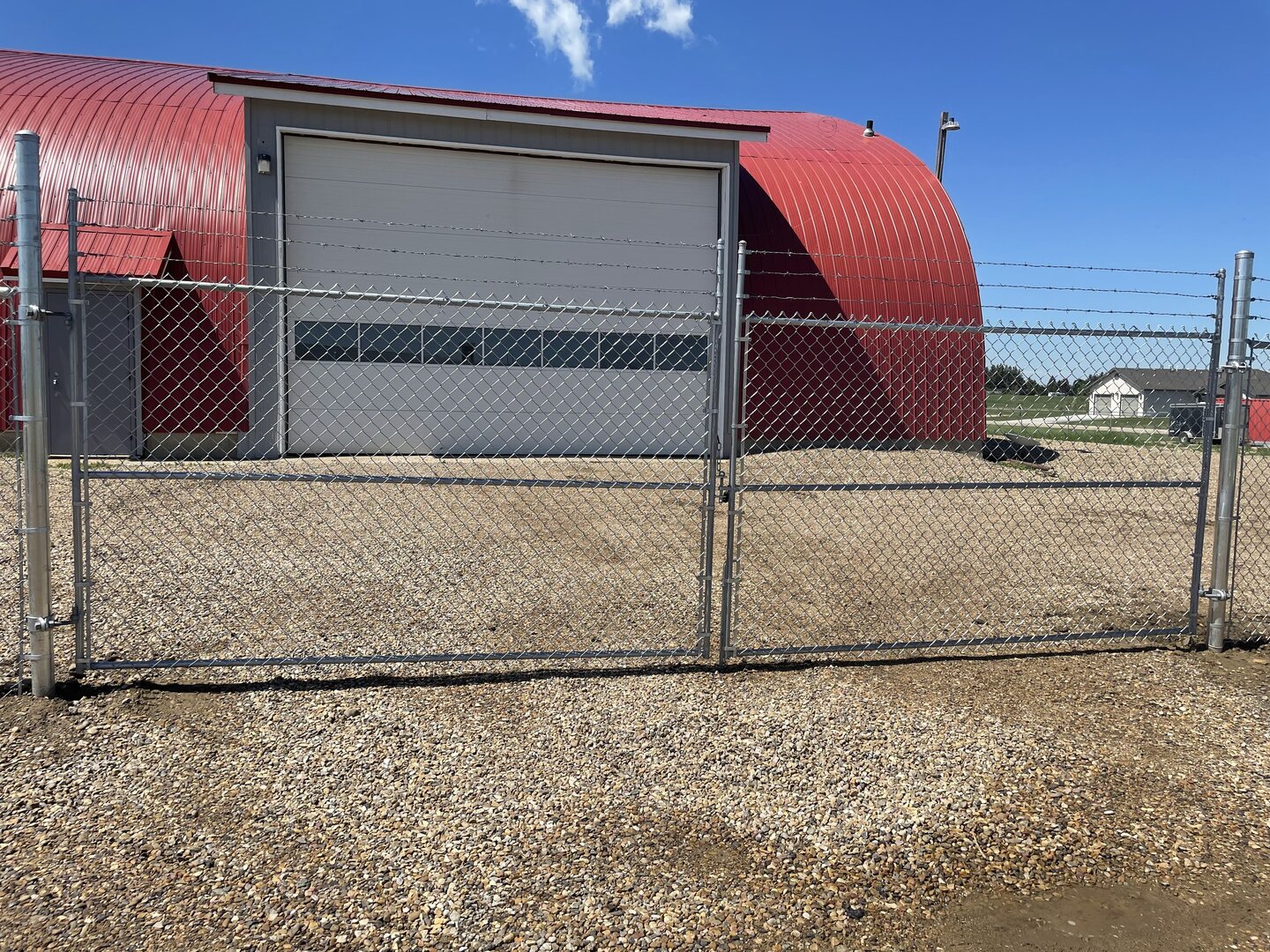 Commercial chain link fence