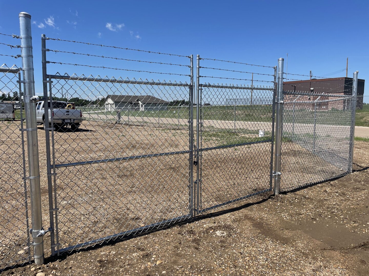 Commercial chain link fence