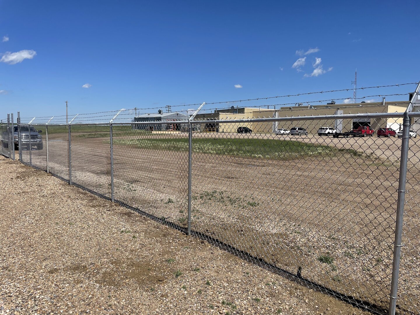 Commercial chain link fence