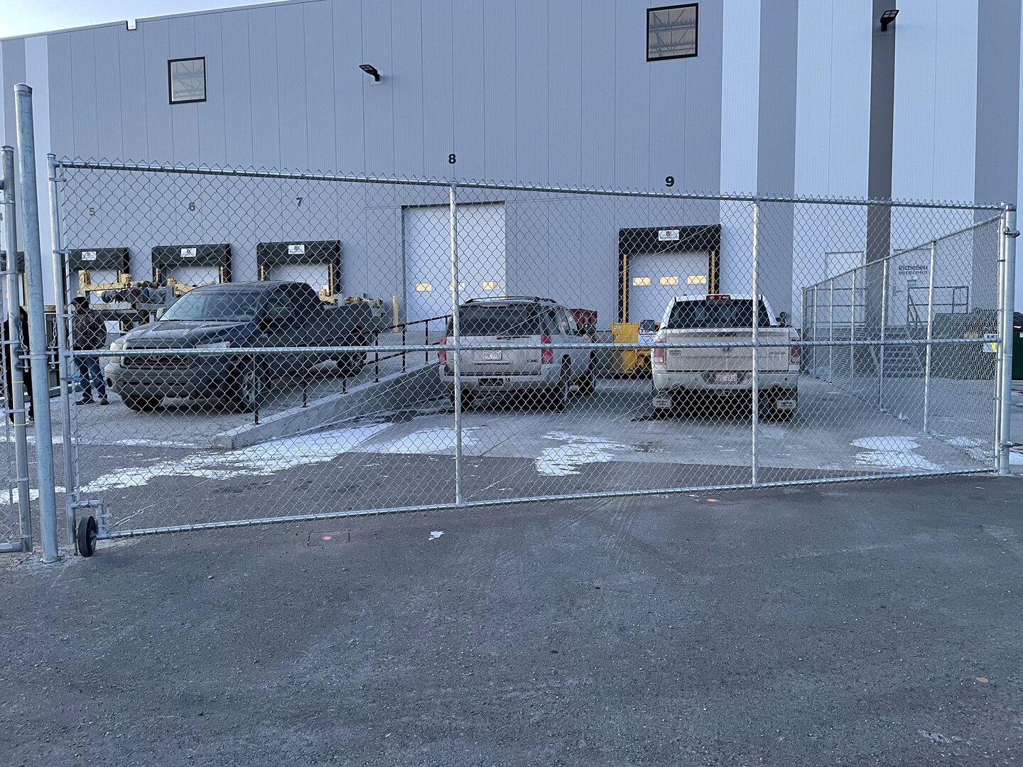 Commercial chain link fence with gate