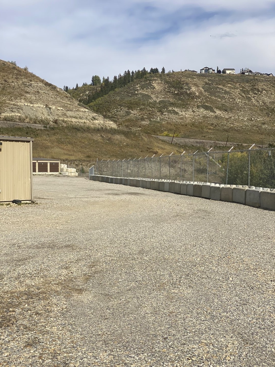 Commercial chain link fence