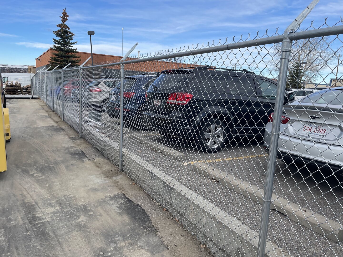 Commercial chain link fence