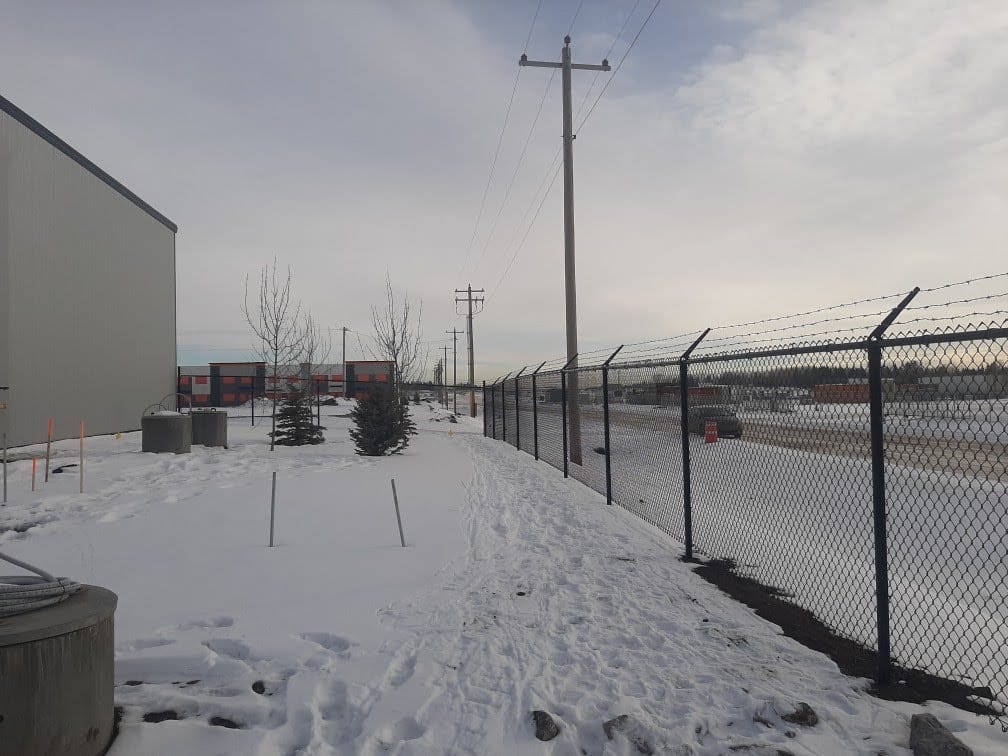 Commercial chain link fence